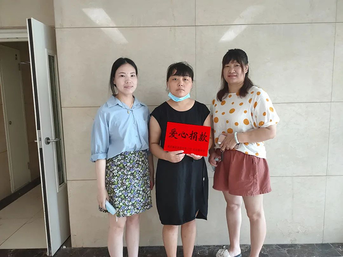 暖心慰問，進(jìn)行中